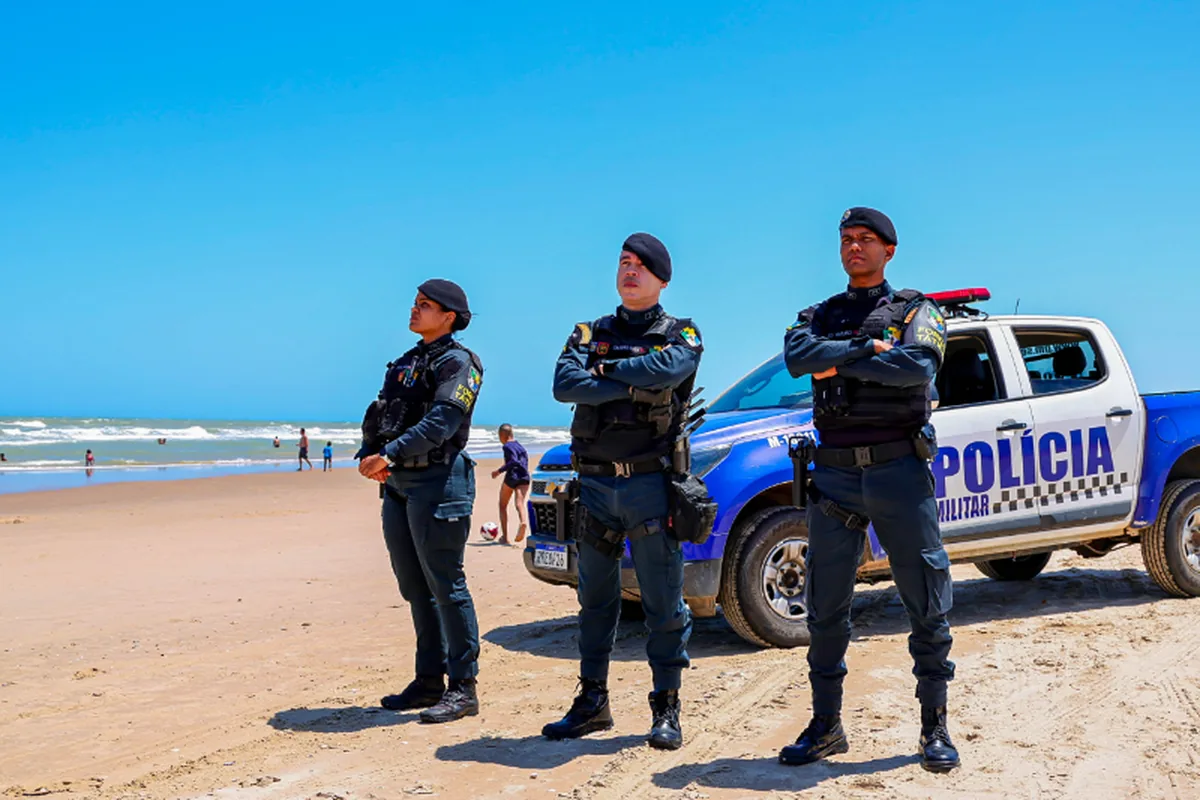 PMSE reforça policiamento na Orla de Atalaia para garantir a segurança dos sergipanos