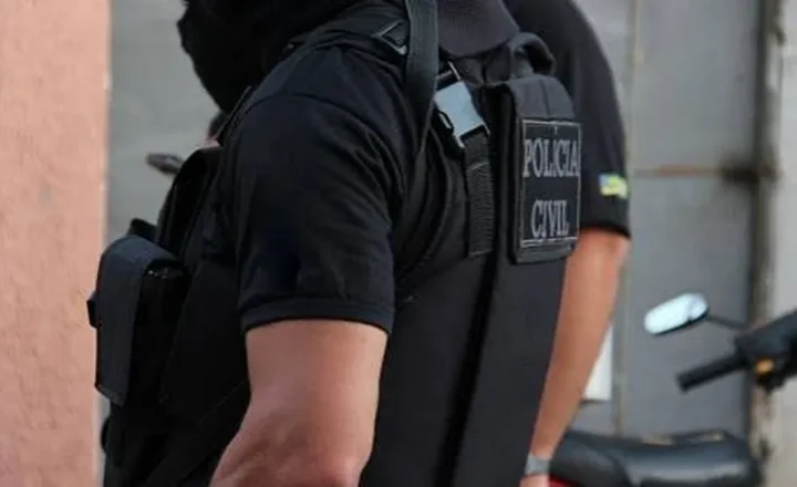 Polícia Civil cumpre mandados contra investigado por roubos em Aracaju