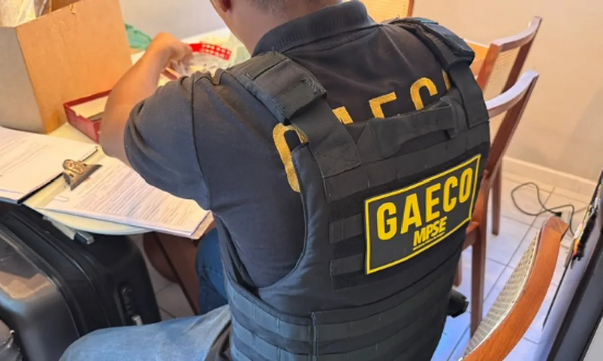 Policiais e empresário são presos em operação do GAECO