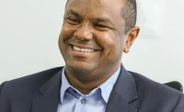 Representante do Ministério da Saúde vistoria veículos para reforçar assistência para pacientes do SUS em Sergipe
