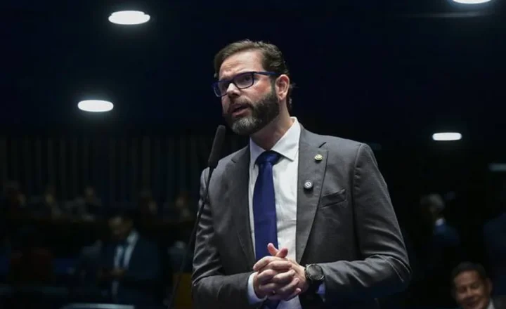 Seif anuncia pedido de impeachment contra ministro do STF Cristiano Zanin - Senado