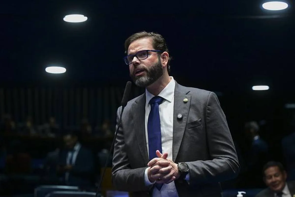 Seif anuncia pedido de impeachment contra ministro do STF Cristiano Zanin - Senado