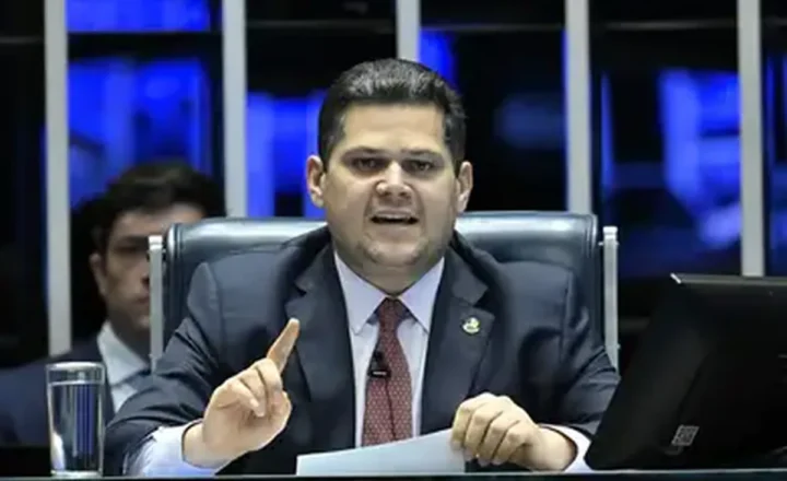 Brasília (DF), 24/06/2025 - Presidente do Senado, Davi Alcolumbre, durante sessão deliberativa ordinária do Senado Federal que trata de igualdade de gênero, proteção à família de empregados públicos e segurança alimentar de estudantes. Foto: Andressa Anholete/Agência Senado