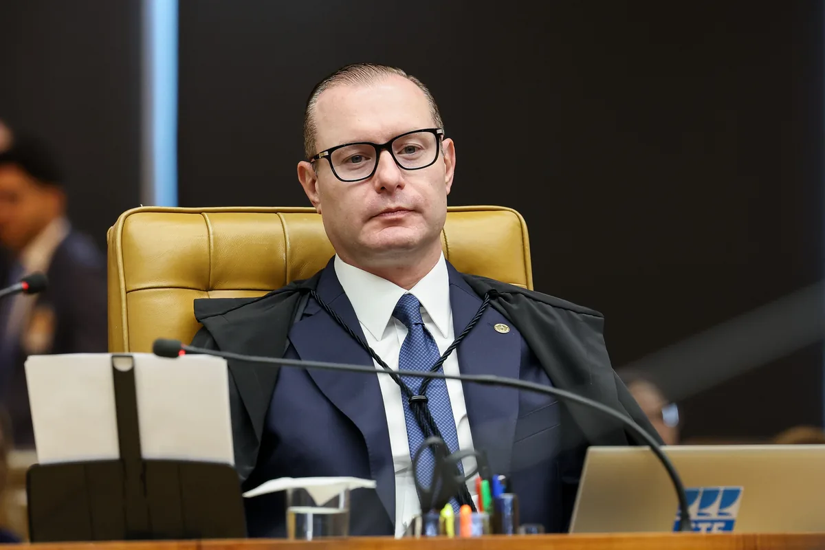 Zanin, do STF, determina extensão da votação em todo o país até as 19h após denúncias de problemas no transporte - O GLOBO