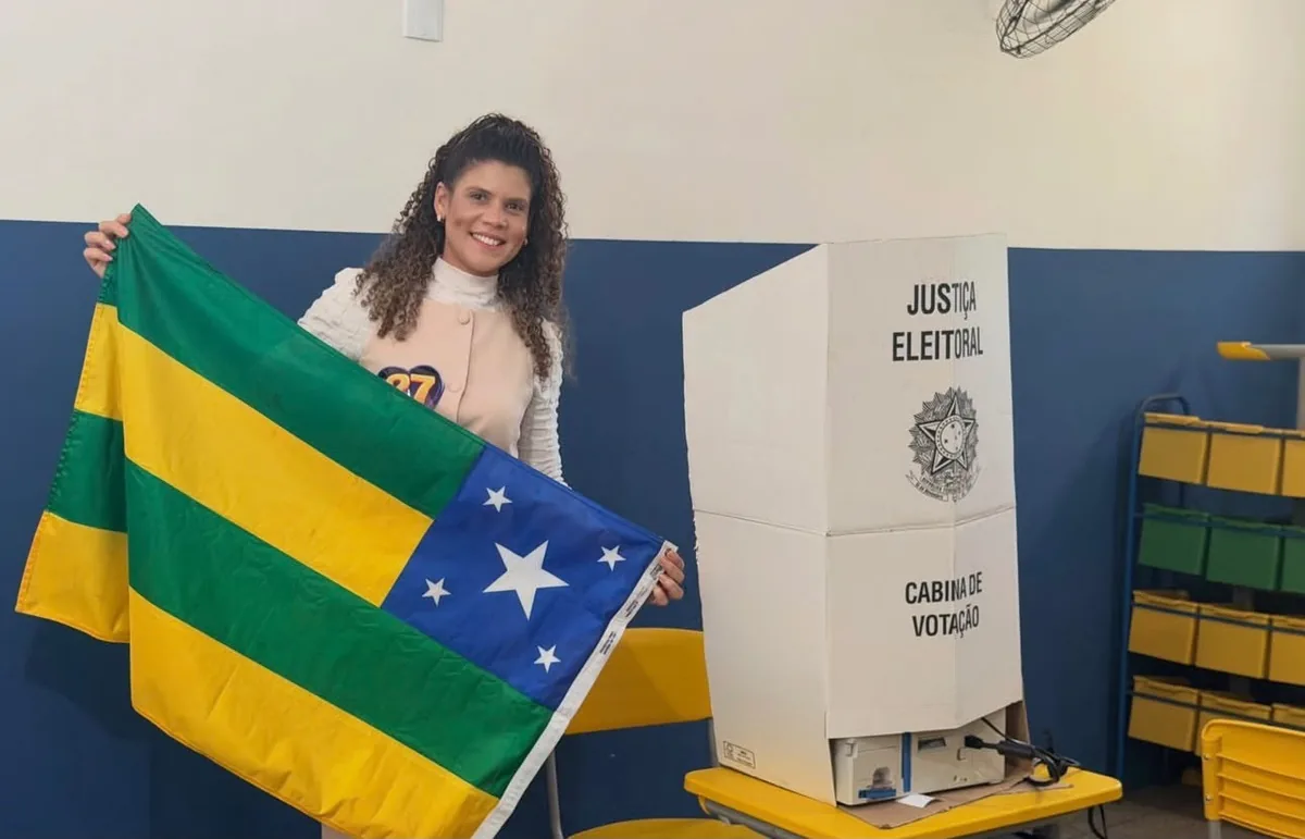 TATY CRISTINA VOTA NA BARRA DOS COQUEIROS
