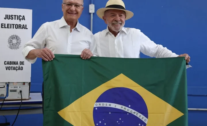 Mendonça dá 24h para remoção de posts sobre Lula e bandeira do Brasil - Agência Brasil